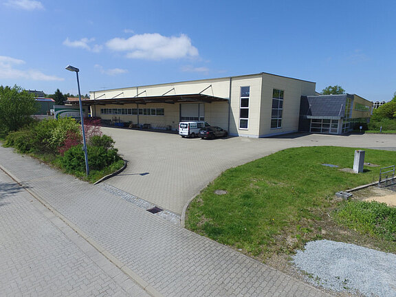 Außenaufnahme der Federfabik Neugersdorf